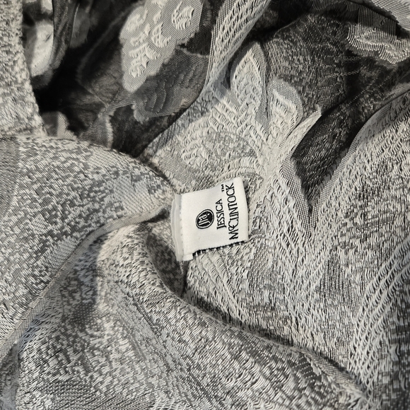 Elegant Black and Gray Floral Scarf - Picture 9 of 9